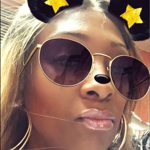 Meet your Posher, Evette